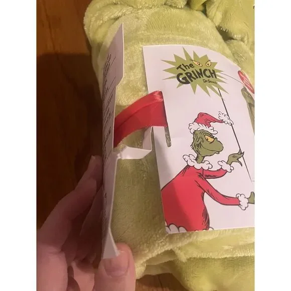 Lot Of 3 Brand New The Grinch Hooded Throws 30x50 Dr. Seuss Hand Pockets Soft - Picture 6 of 6